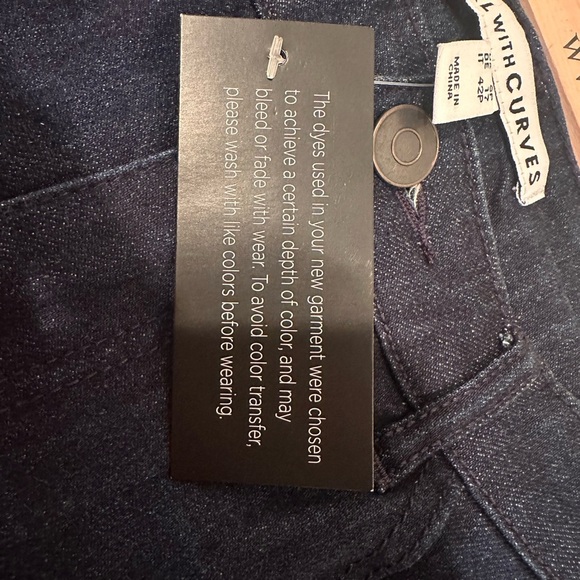 Women’s Indigo Raw Hem Jeans NWT Denim Casual Stretchy Comfy Dark Wash Sz 4P - Picture 5 of 9